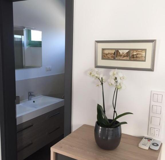 2 Bedroom Apartment, Jókai Apartman