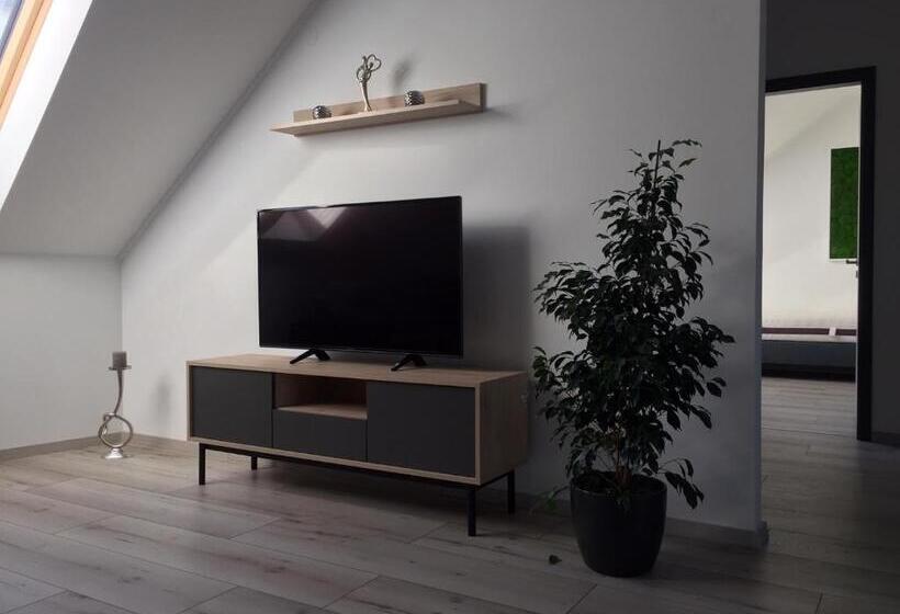 2 Bedroom Apartment, Jókai Apartman