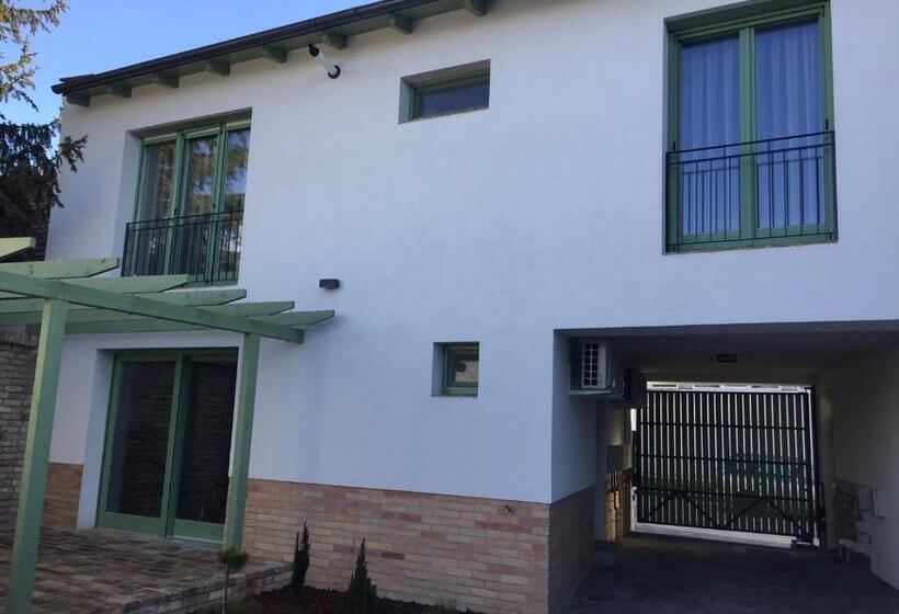 2 Bedroom Apartment, Jókai Apartman