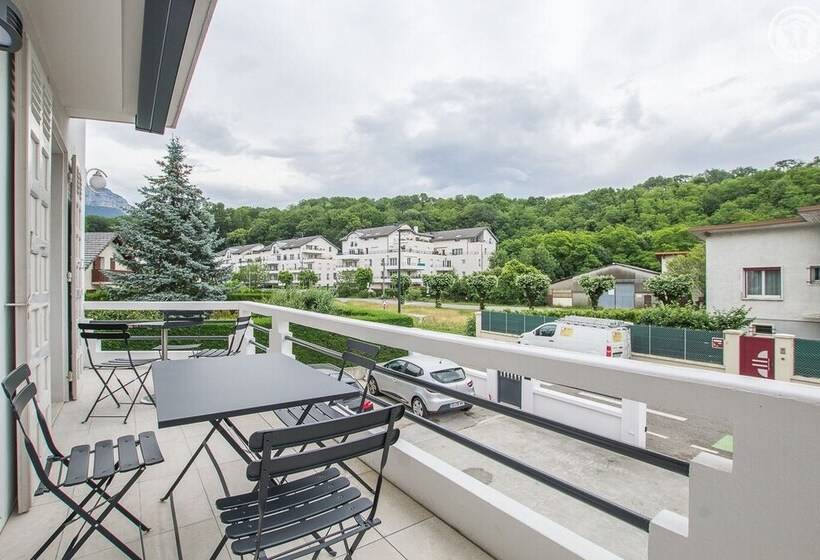 Номер Deluxe, La Porte Des Alpes Chambres D Hôtes