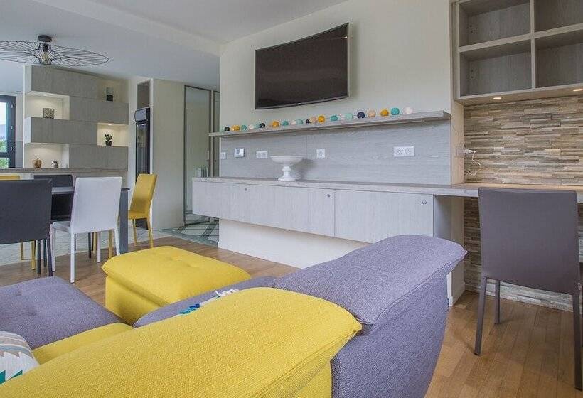 Номер Deluxe, La Porte Des Alpes Chambres D Hôtes