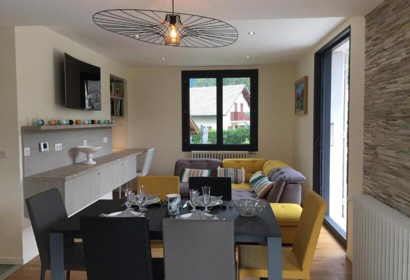 Номер Deluxe, La Porte Des Alpes Chambres D Hôtes