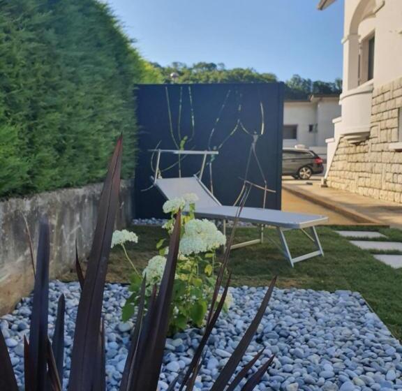 Standard room with outdoor bath, La Porte Des Alpes Chambres D Hôtes