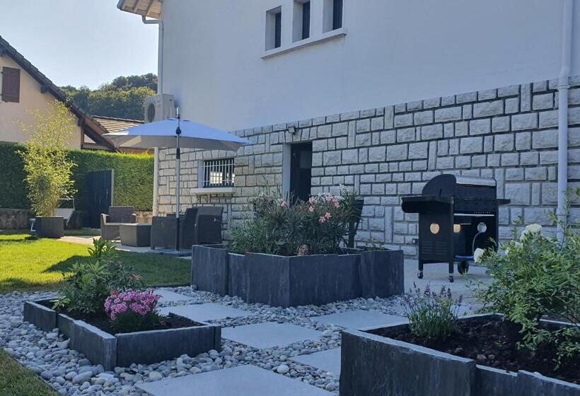 Standard room with outdoor bath, La Porte Des Alpes Chambres D Hôtes
