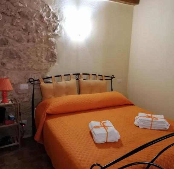 חדר משפחתי, Tenuta Castelli