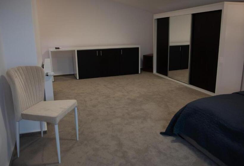 חדר סטנדרט נוף לבריכה, Complex Noblesse