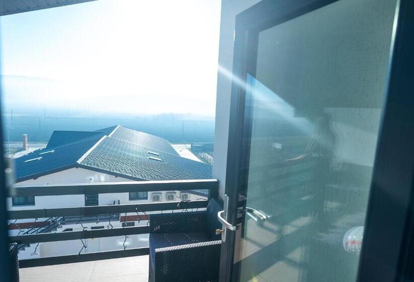 סוויטה עם טרסה, Complex Noblesse