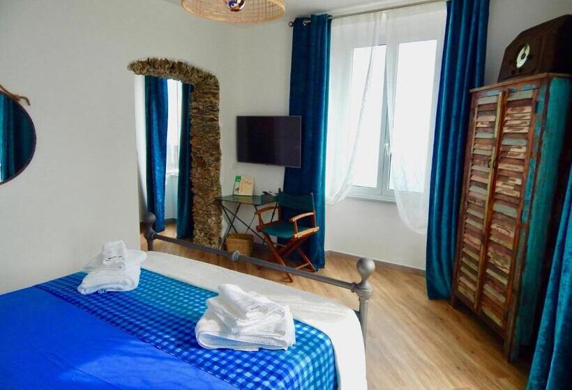 스탠다드 룸 킹사이즈 침대, Le Giüe