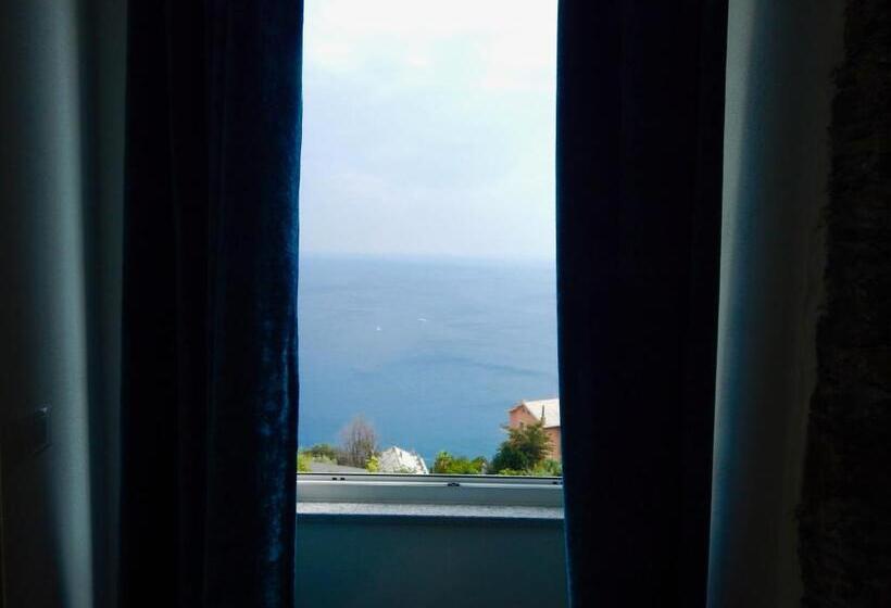 스탠다드 룸 킹사이즈 침대, Le Giüe