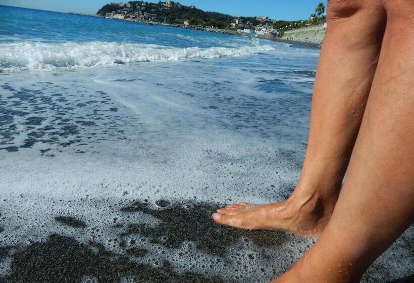 스탠다드 룸 킹사이즈 침대, Le Giüe