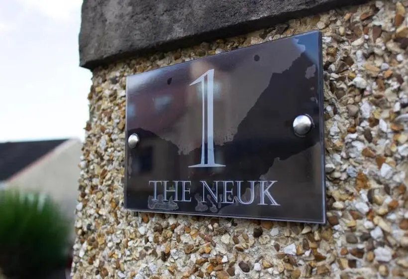 スタンダード４人部屋, The Neuk