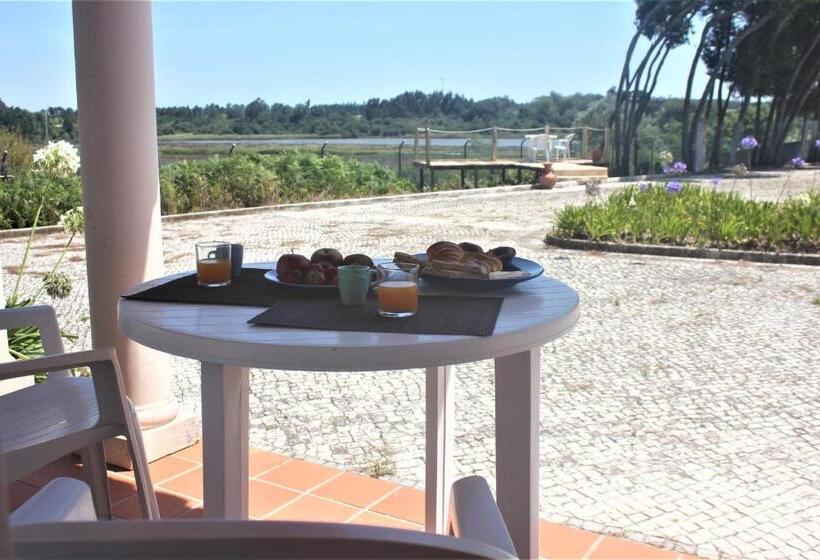 Номер Deluxe, Vagos Art.lab