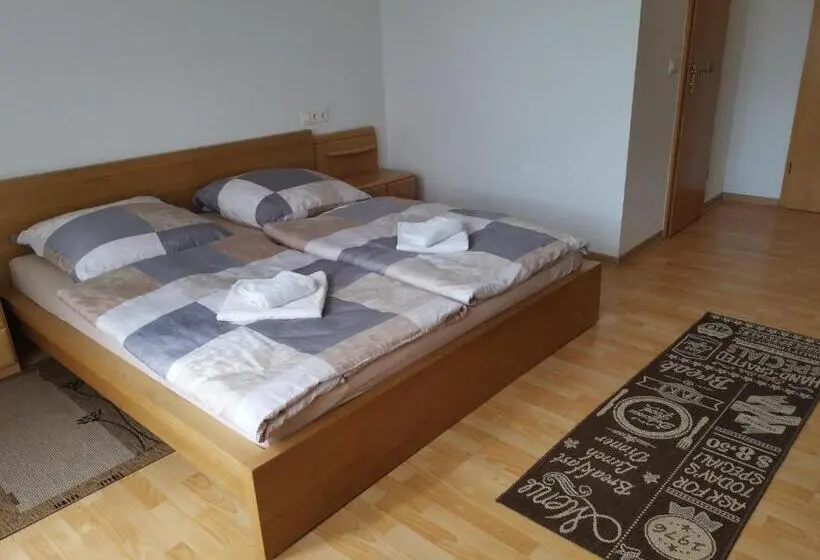 バルコニー付きデラックスルーム, Pension Markt Neustrelitz