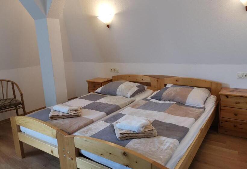 标准间, Pension Markt Neustrelitz