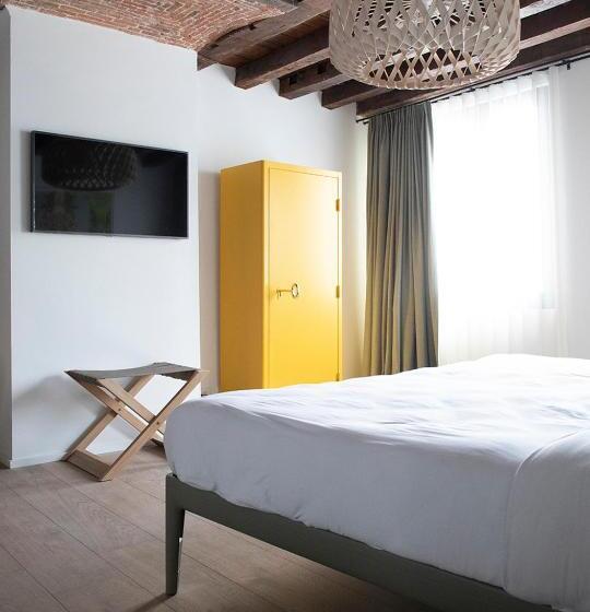 اتاق سوپریور با تخت بزرگ, The Greenhouse