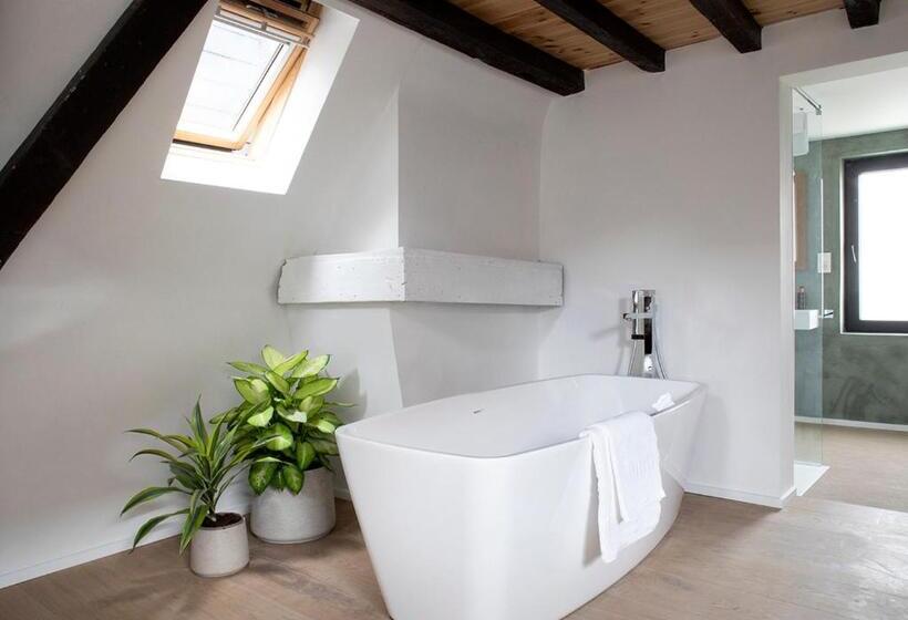 اتاق سوپریور چهار تخته, The Greenhouse