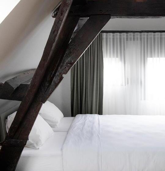 اتاق سوپریور چهار تخته, The Greenhouse