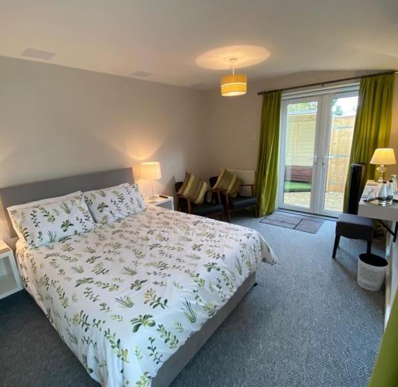 سوییت, The Hideaway