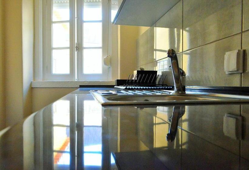 ルームシェアのワンベッド, Rooms Dp Setúbal