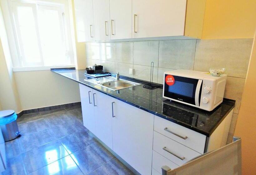 سرير فى غرفة مشتركه, Rooms Dp Setúbal
