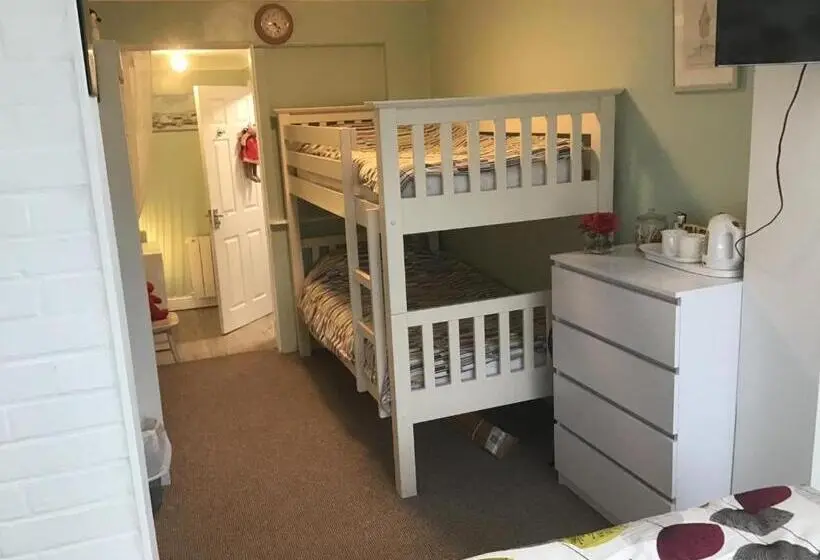 Standard Neljän Hengen Huone, Apps B&b