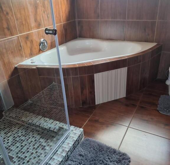 סוויטה נוף לבריכה, Botle Ba Afrika Lodge