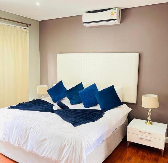 جناح مطلّ علي حمام السباحة, Botle Ba Afrika Lodge