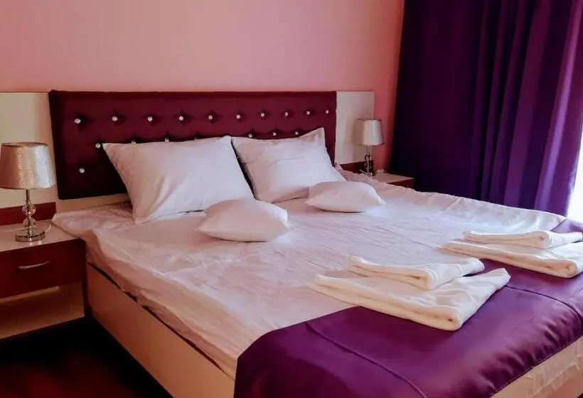 Cameră Standard, Casa Leucian