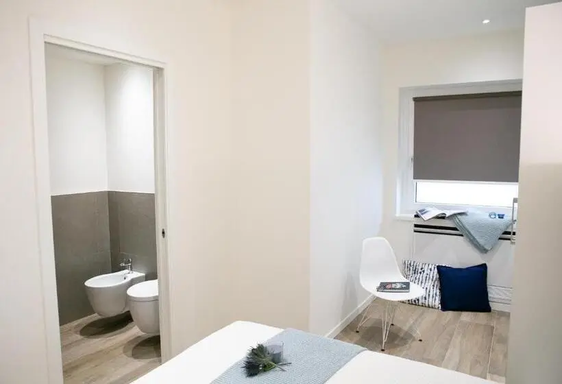 キングサイズベッドのスタンダードルーム, Ml Rooms