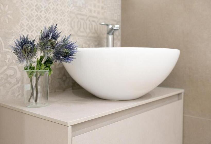 חדר סטנדרט עם מיטת קינג, Ml Rooms