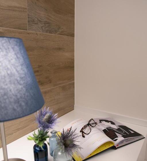 חדר סטנדרט עם מיטת קינג, Ml Rooms