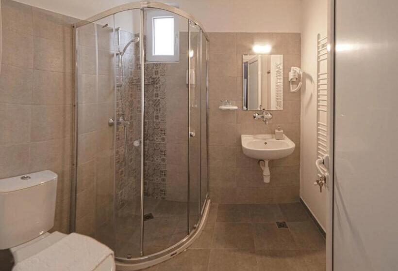 חדר קומפורט לשלושה, Simada Green Guest House