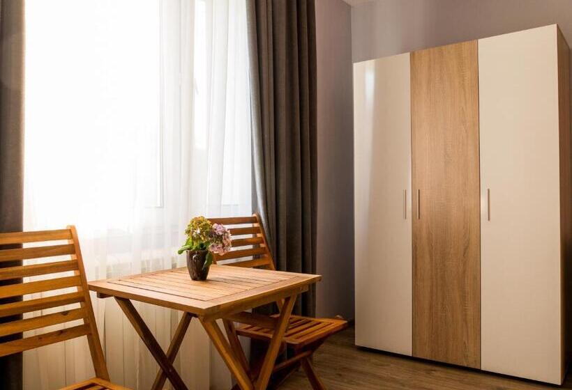 חדר קומפורט לשלושה, Simada Green Guest House