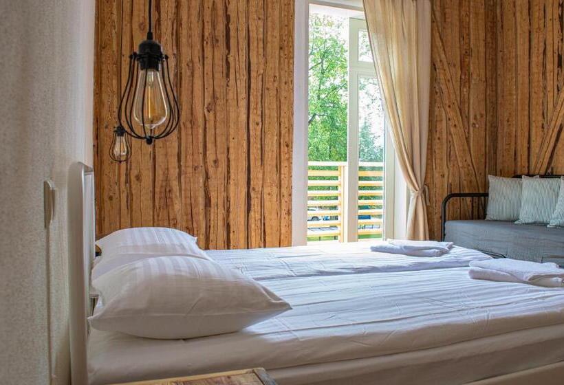 اتاق استاندارد با بالکن, Taevas Külalistemaja