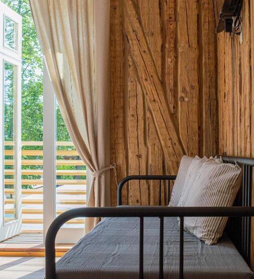 اتاق استاندارد با بالکن, Taevas Külalistemaja