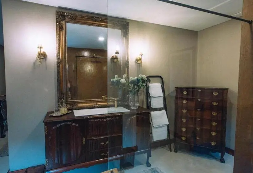 اتاق لوکس, The Bohemian Guesthouse