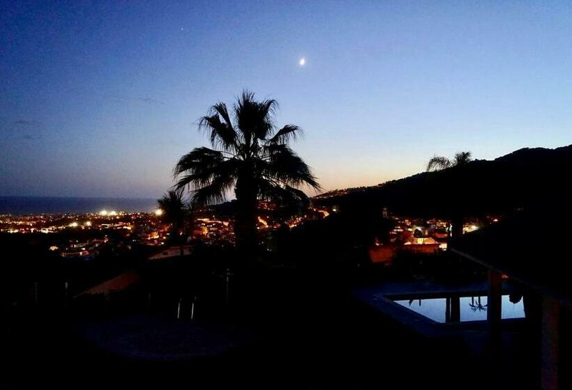 Люкс, Palm Maresme Suite With Bathroom And Living Room And Terrasse With Ocean Views In A Private Villa