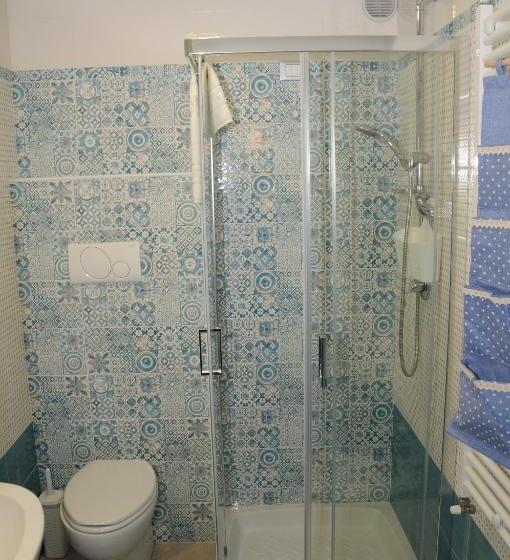 스탠다드 트리플 룸(3인실) 외부 욕실, Tamarix