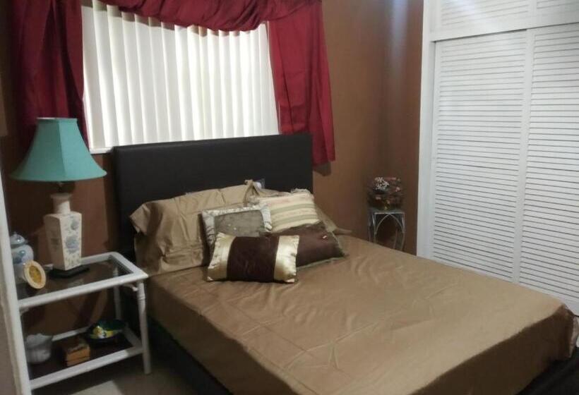 غرفة قياسية, Bon Soleil Stadium Guesthome