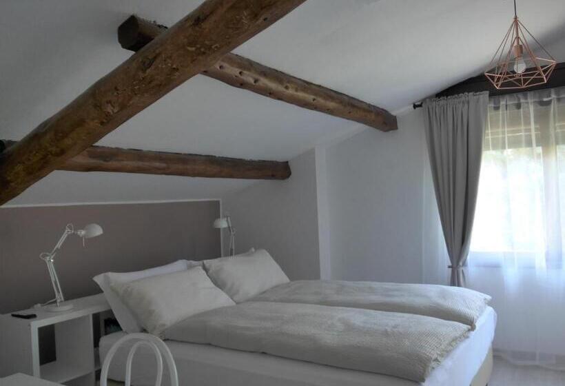 חדר סטנדרט עם מרפסת, La Tana Rooms