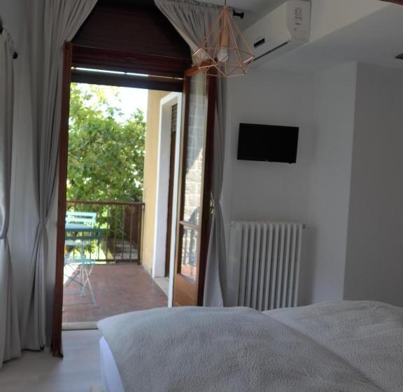 חדר סטנדרט עם מרפסת, La Tana Rooms