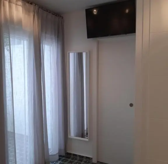 スタンダードインサイドビュールーム, Room Boutique 32