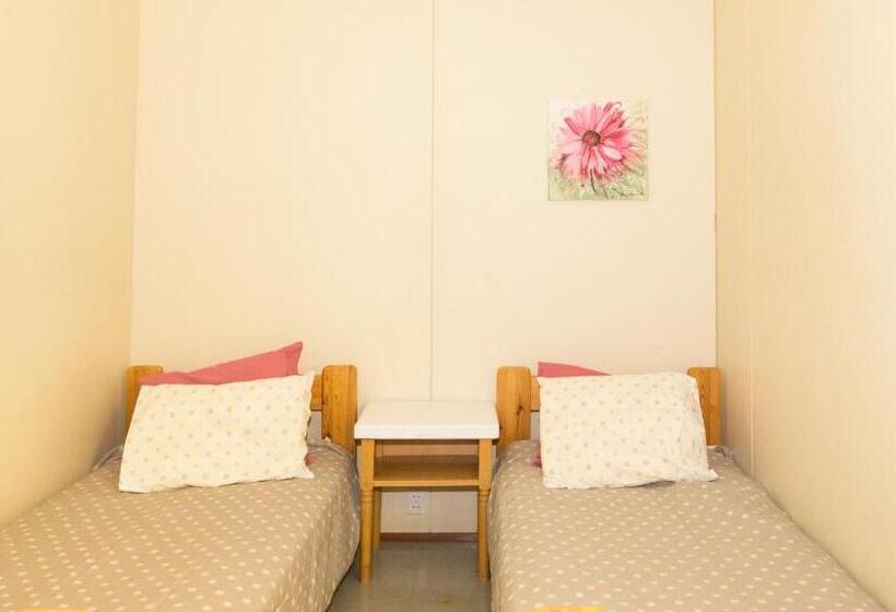 四人标准间, Nikkilän Elämyskylä