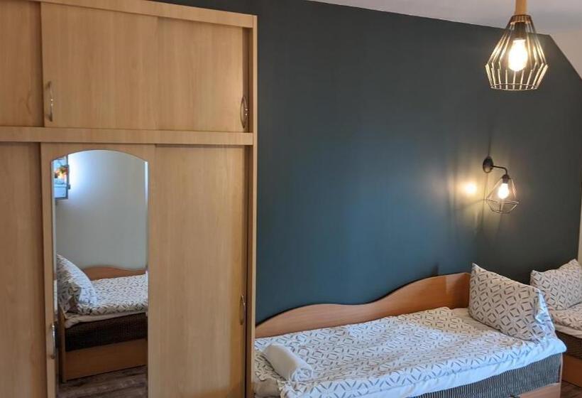 اتاق استاندارد چهار تخته, Guest House Kamara