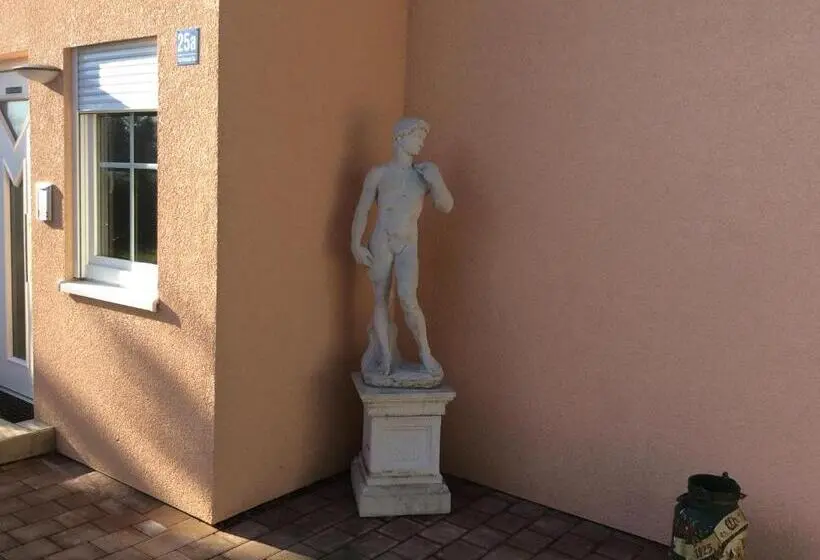 اتاق استاندارد یک نفره, Haus Willer