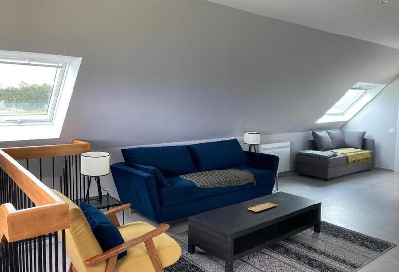 דירת חדר נוף לים, Kerloulou