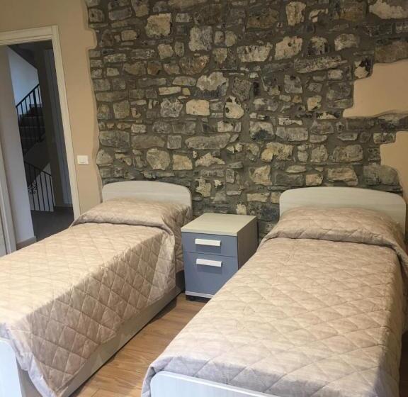 غرفة قياسية ثلاثية, Residence La Canonica