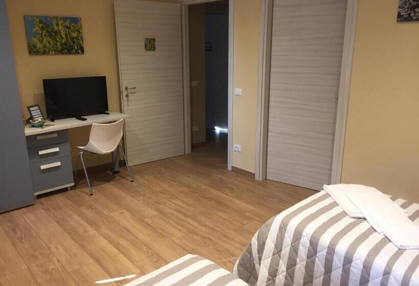 غرفة قياسية رباعية, Residence La Canonica