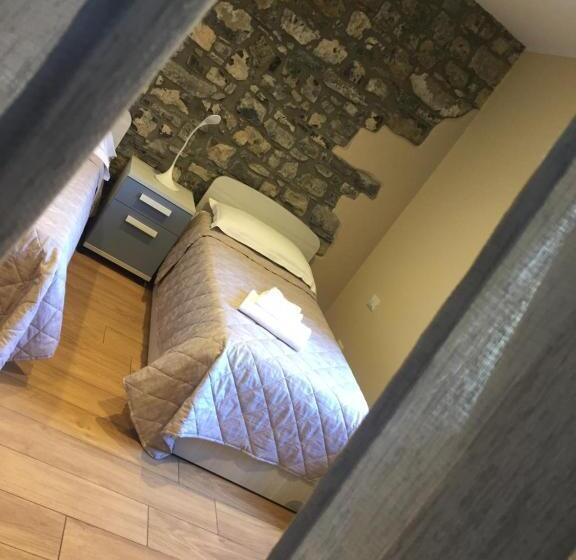 غرفة قياسية ثلاثية, Residence La Canonica