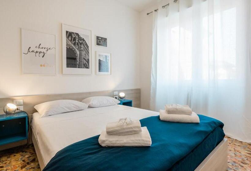 اتاق استاندارد با سرویس بهداشتی مشترک, Bg Stay